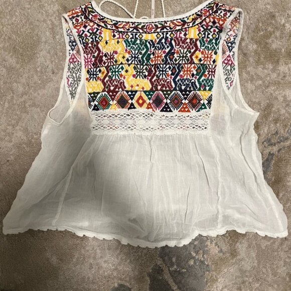 Free People Embroidered Sleeveless Top - White and Multicolor. Good condition - Picture 2 of 3